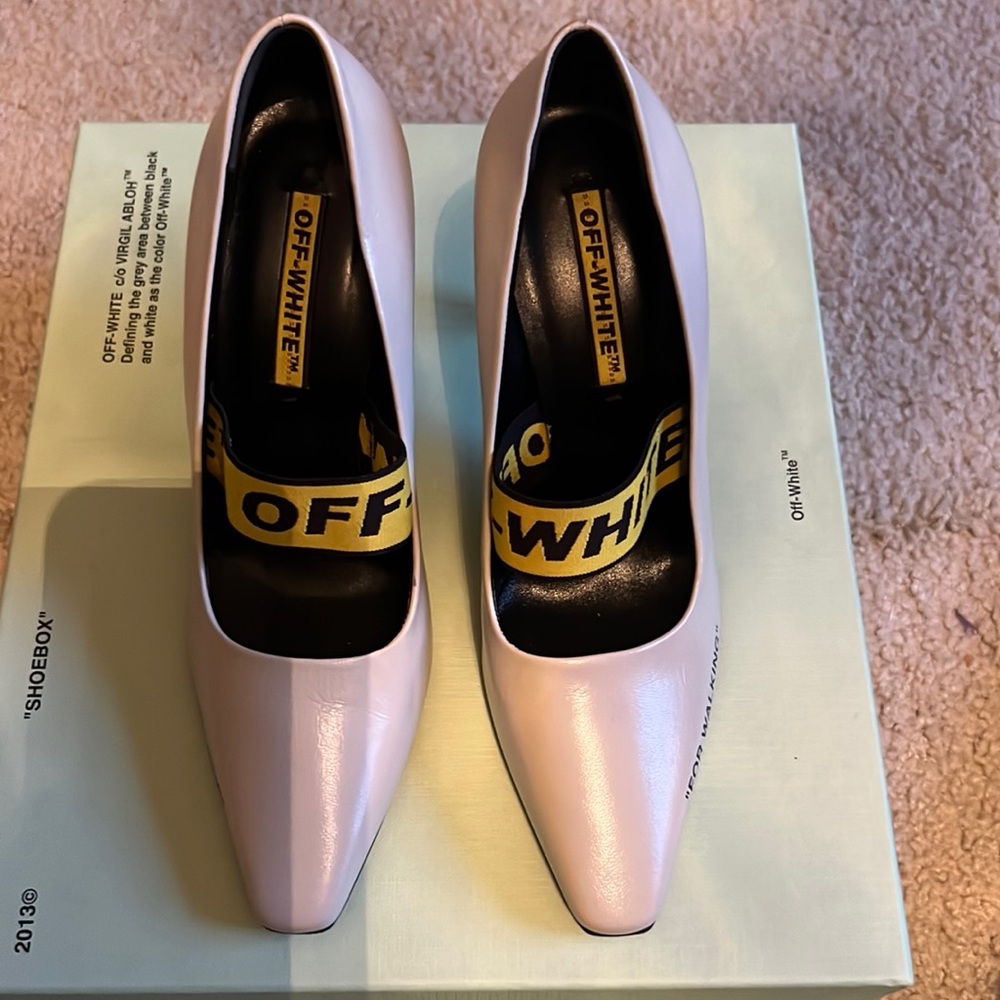 Off White Scarf Pumps